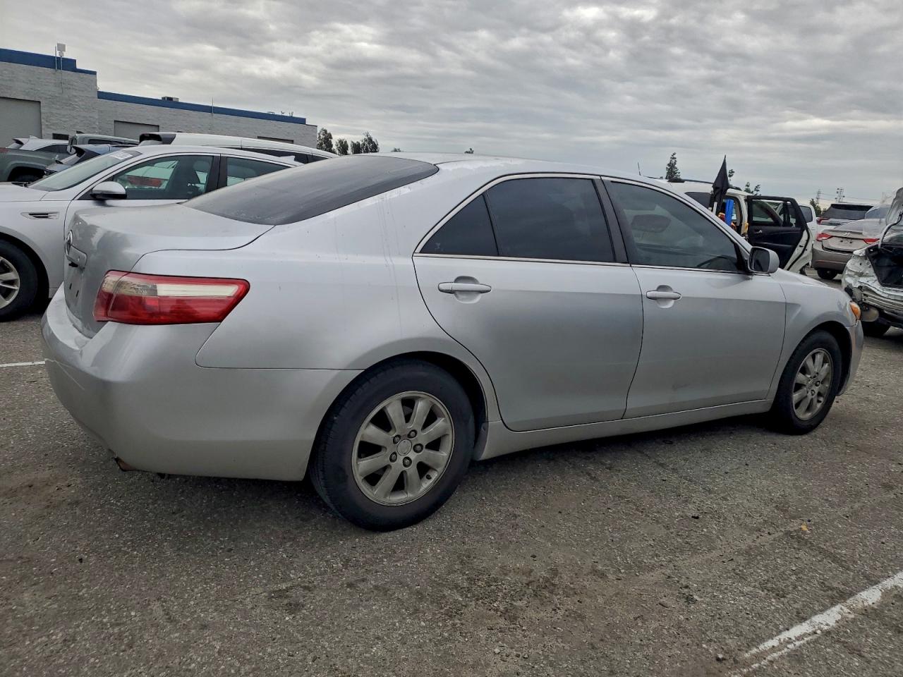 2009 TOYOTA CAMRY BASE photo 5