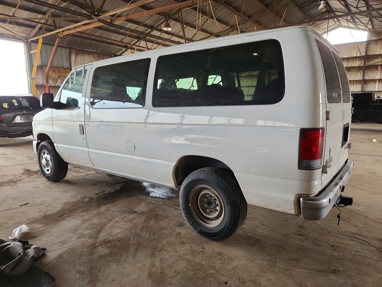 2011 FORD ECONOLINE E350 SUPER DUTY WAGON photo 2