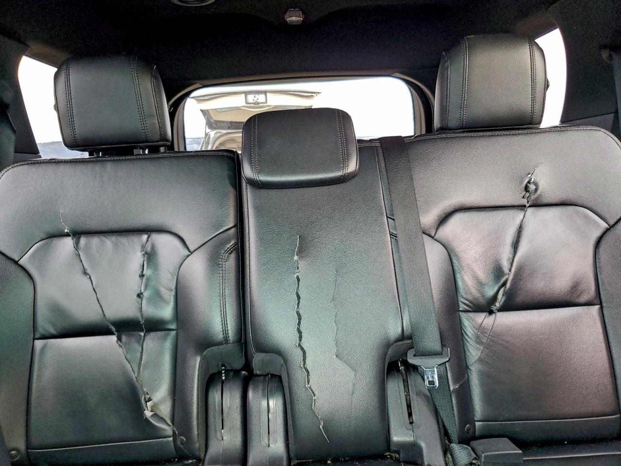 2017 FORD EXPLORER XLT photo 10