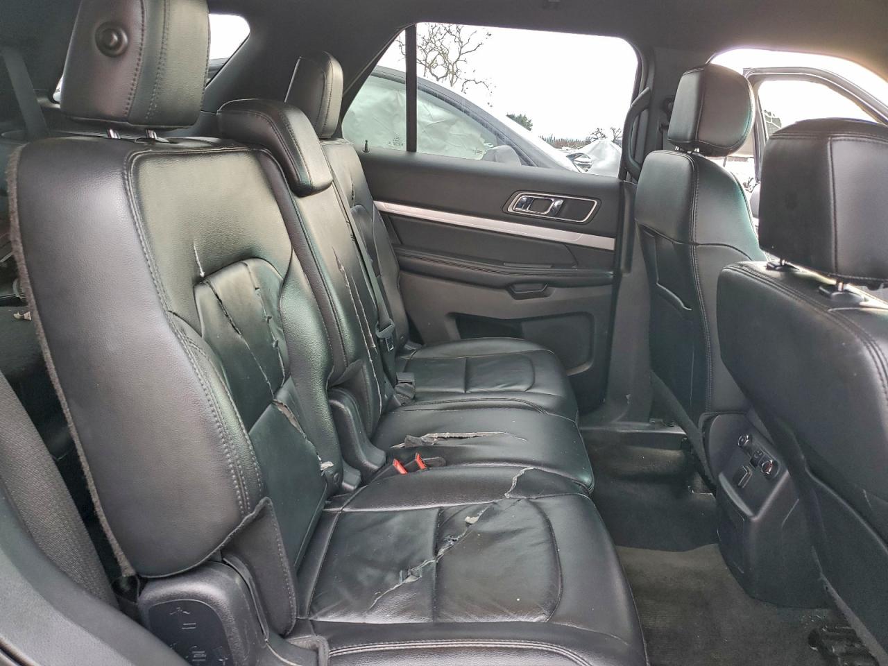 2017 FORD EXPLORER XLT photo 11