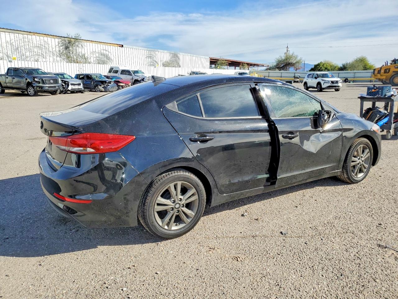 2017 HYUNDAI ELANTRA SE photo 5