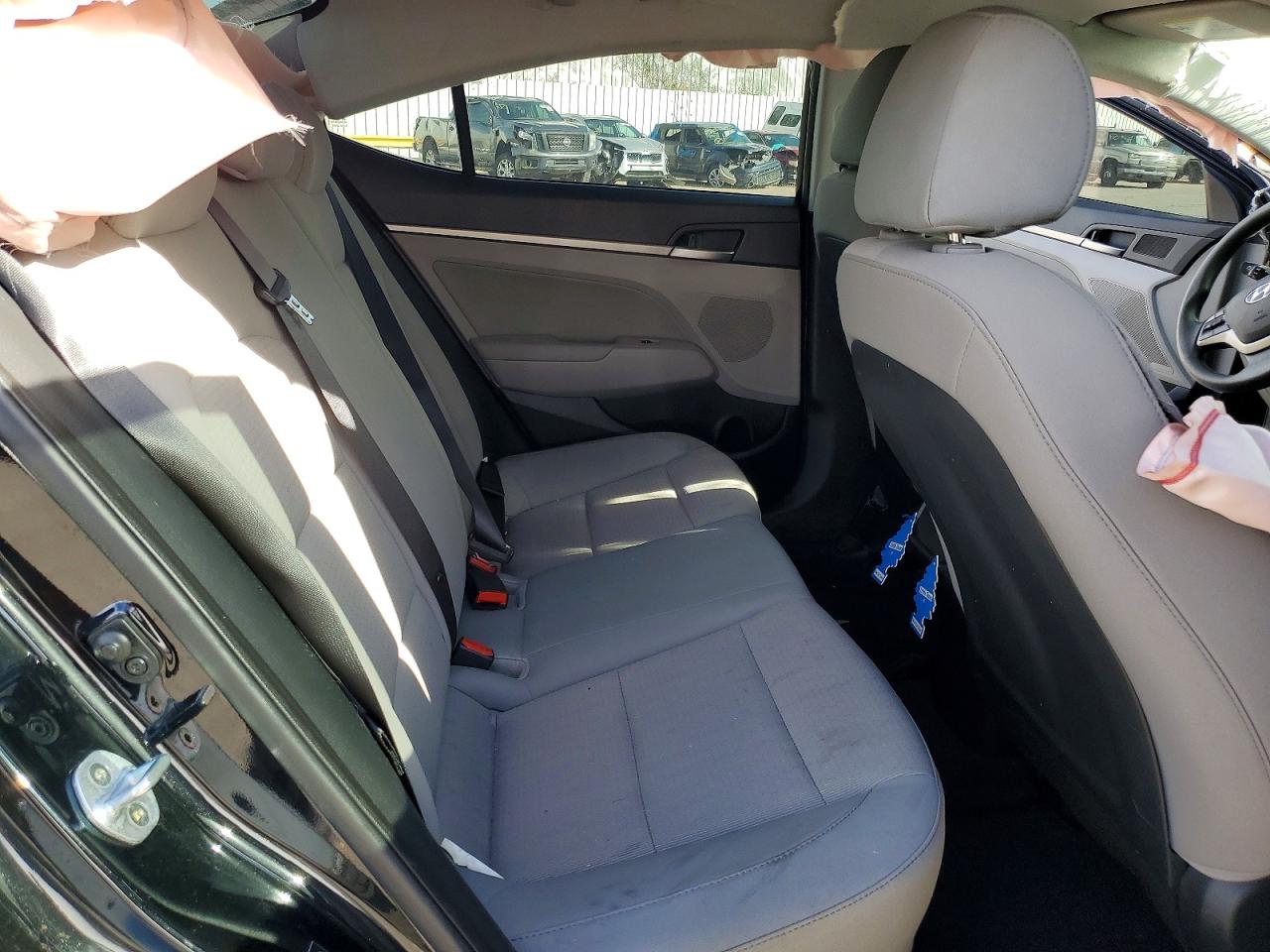 2017 HYUNDAI ELANTRA SE photo 19