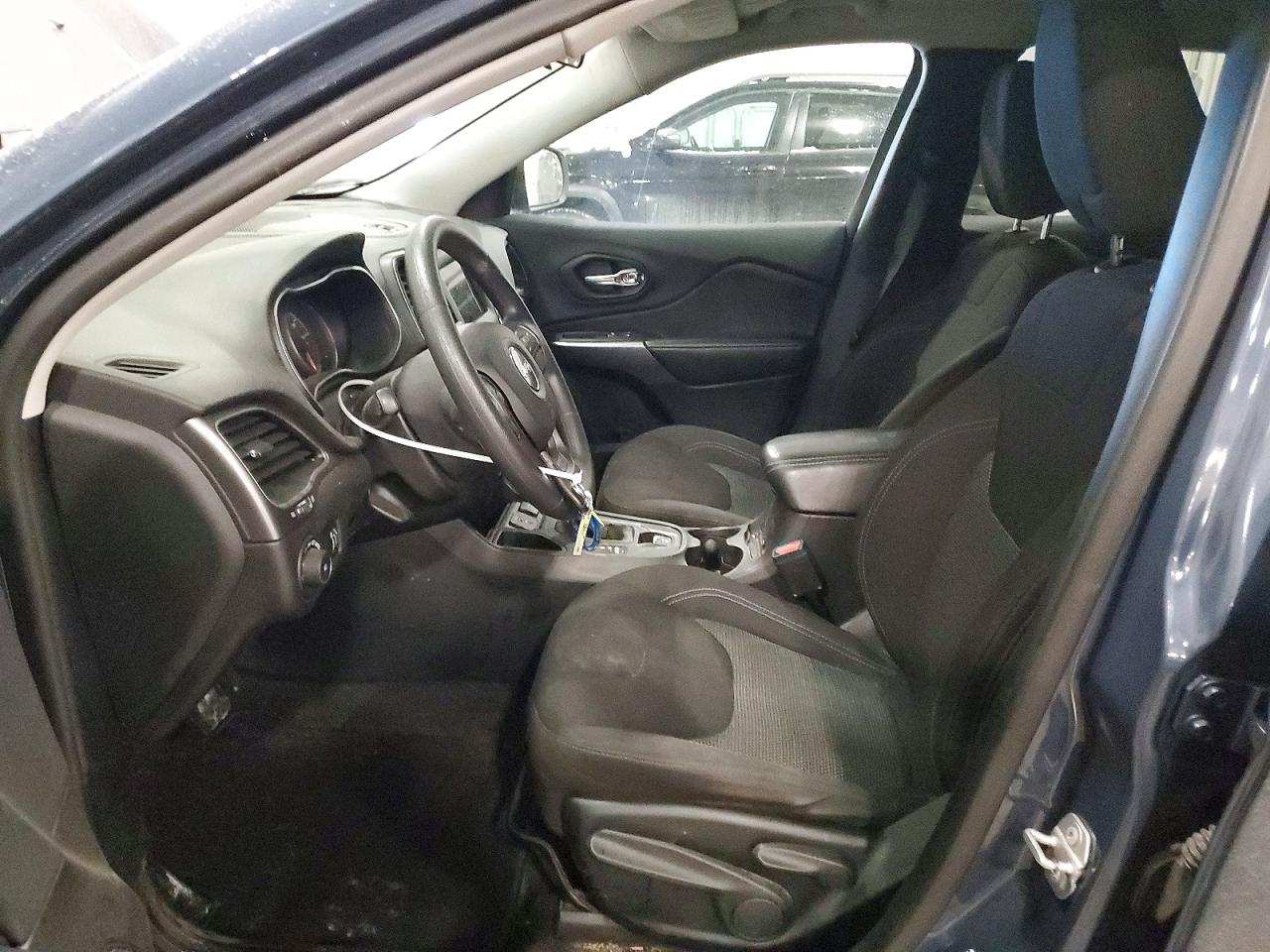 2019 JEEP CHEROKEE LATITUDE photo 13