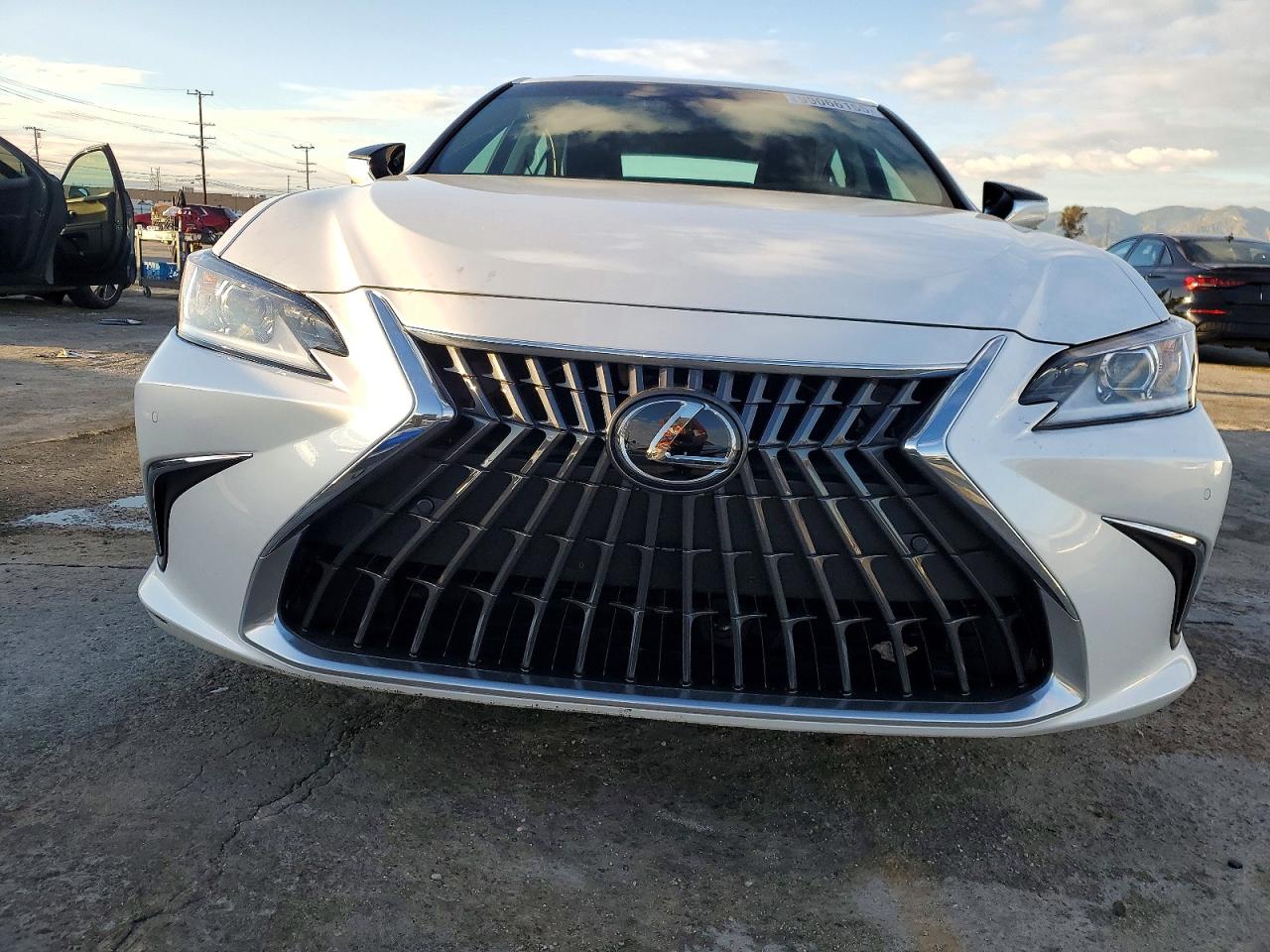 2025 LEXUS ES 300H BASE photo 9