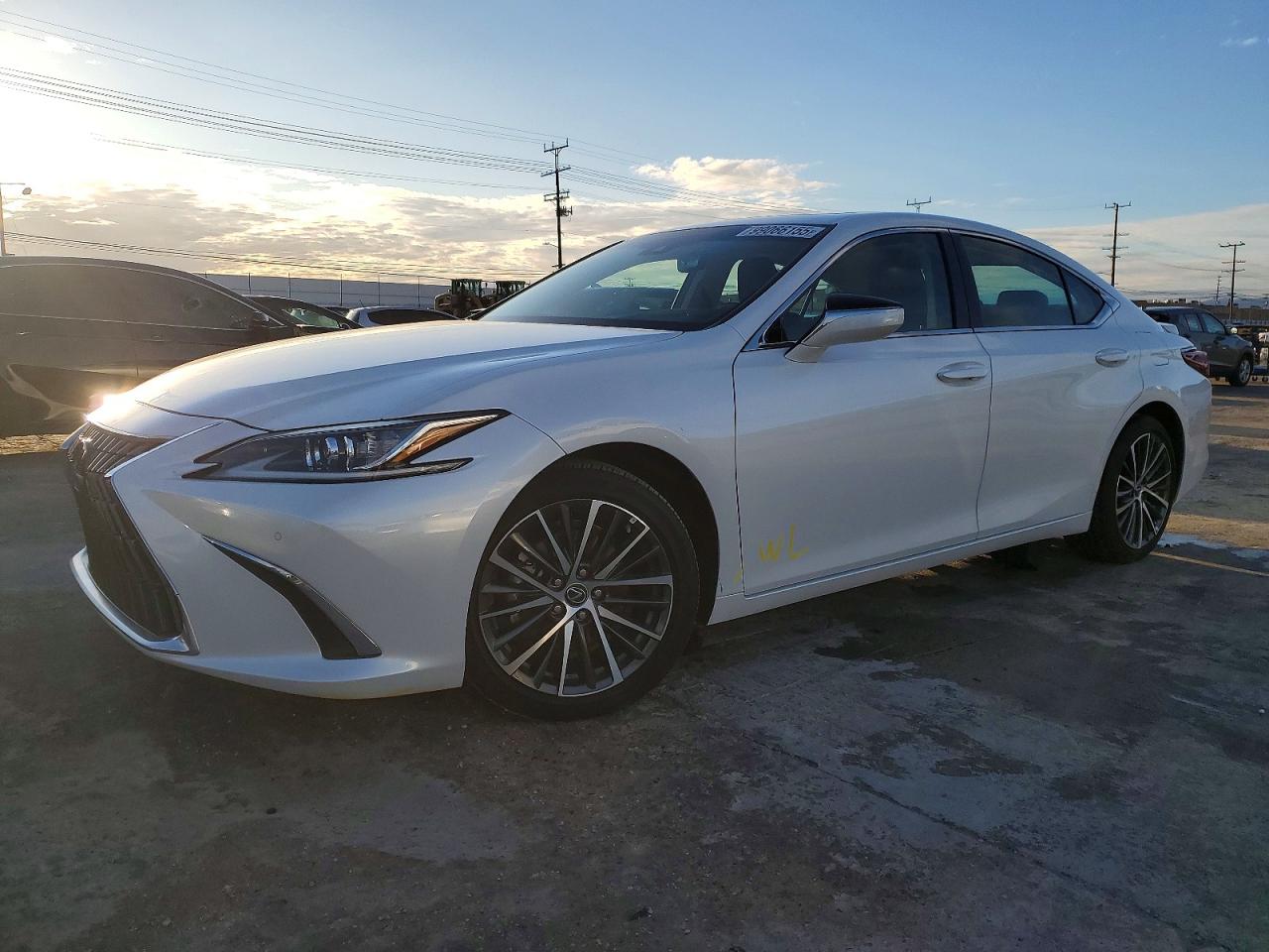 2025 LEXUS ES