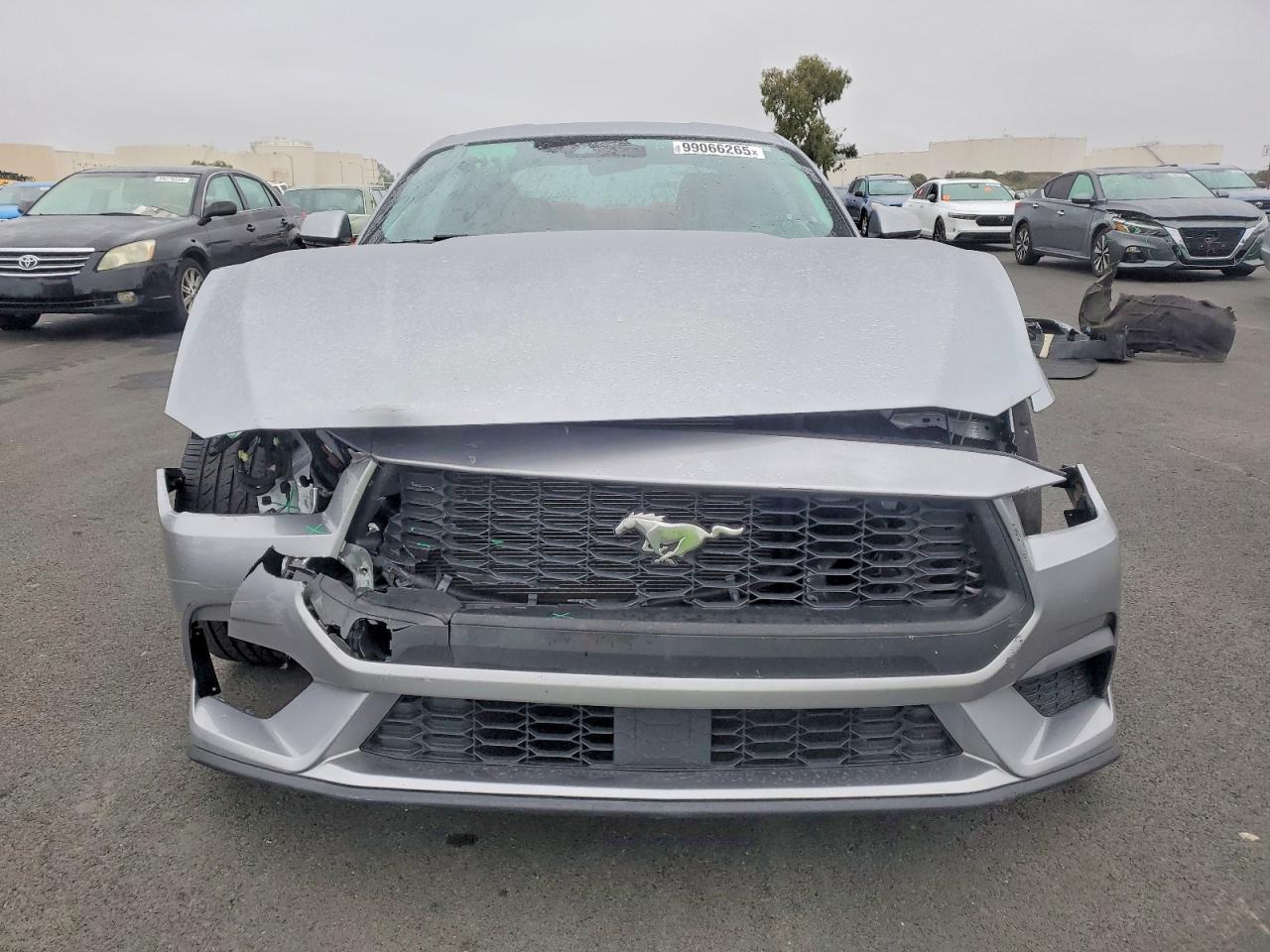2024 FORD MUSTANG photo 13