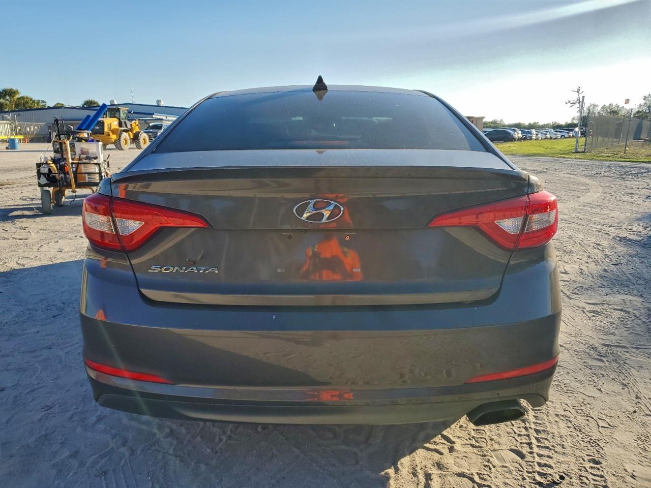 2015 HYUNDAI SONATA SE photo 11