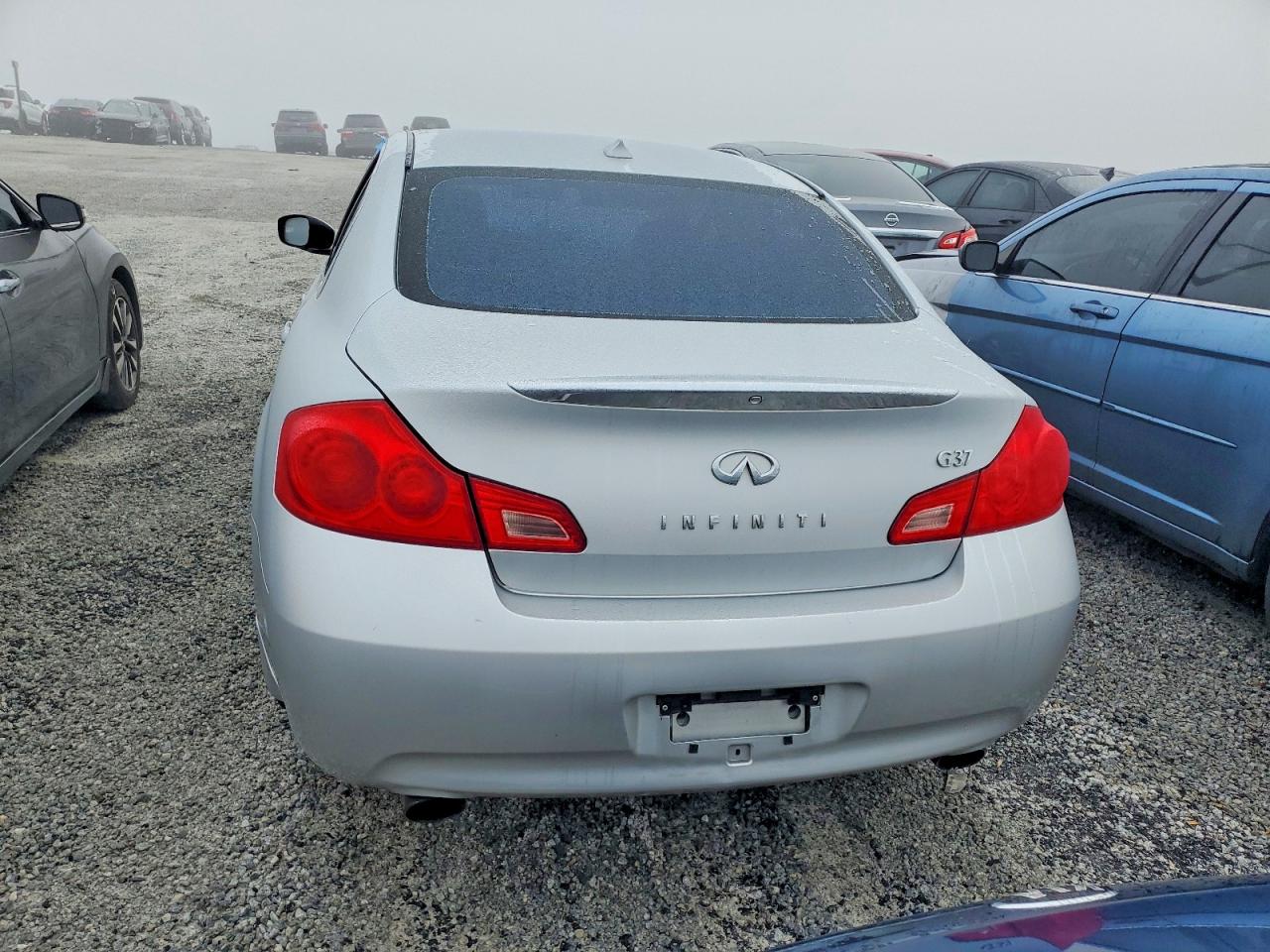 2009 INFINITI G37 BASE photo 11