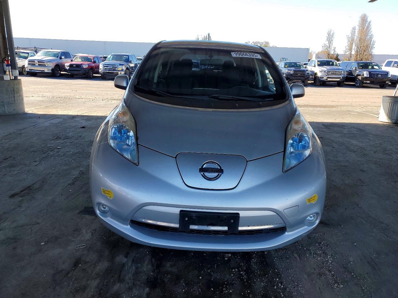 2013 NISSAN LEAF S photo 5