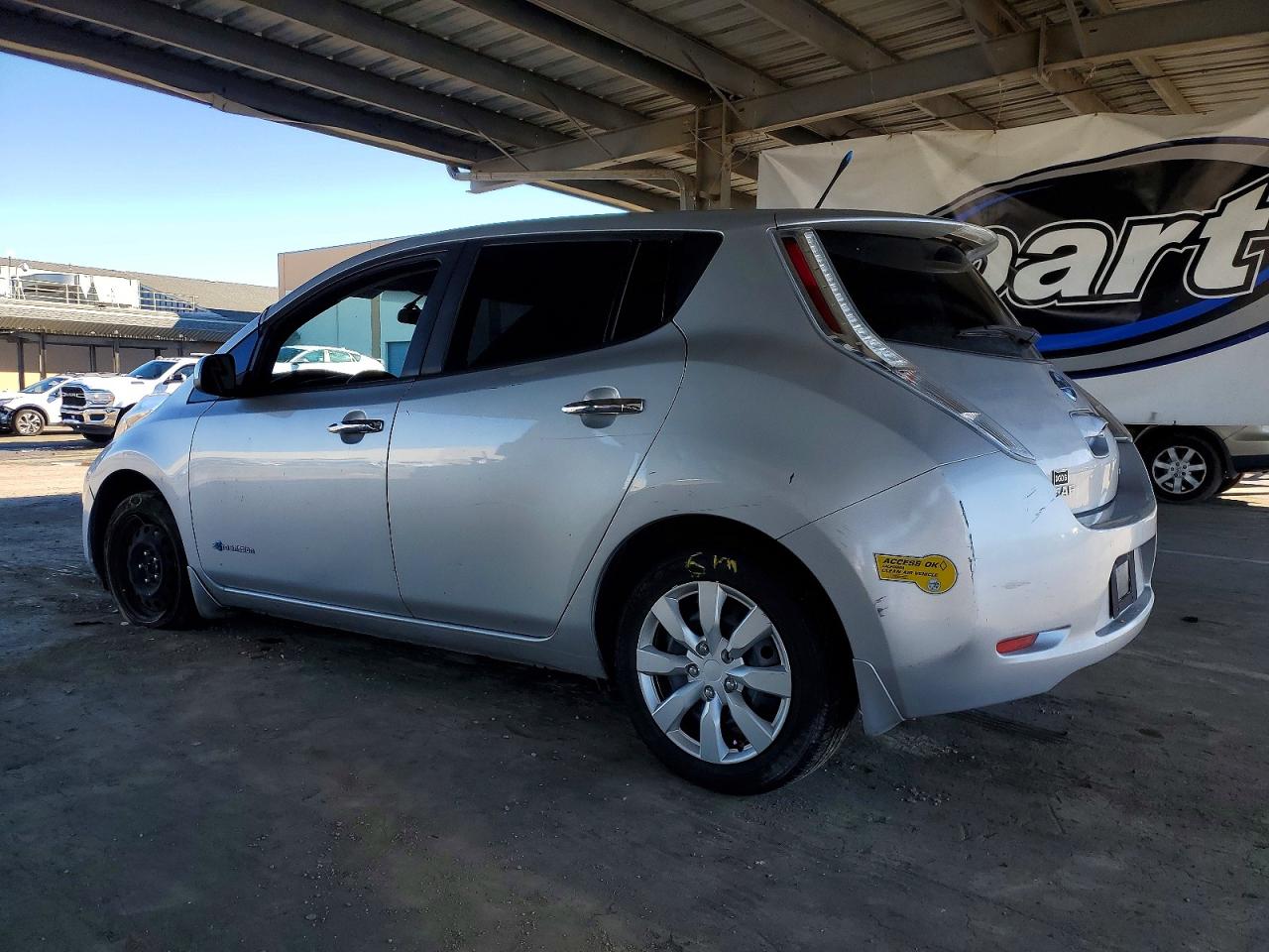 2013 NISSAN LEAF S photo 2