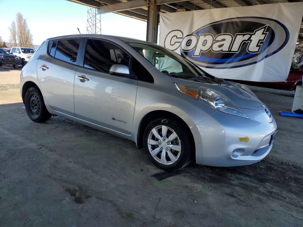 2013 NISSAN LEAF S photo 4