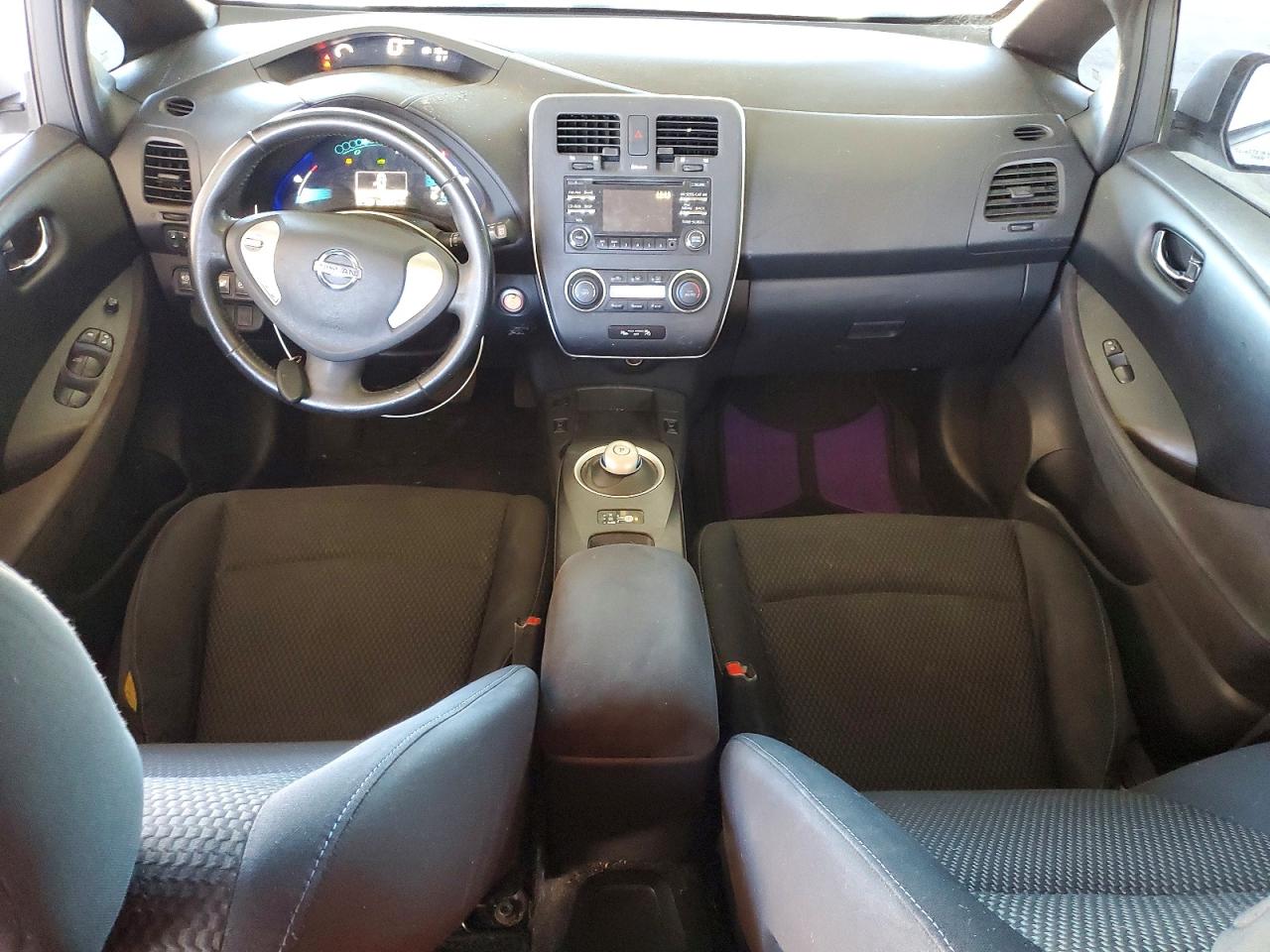 2013 NISSAN LEAF S photo 8
