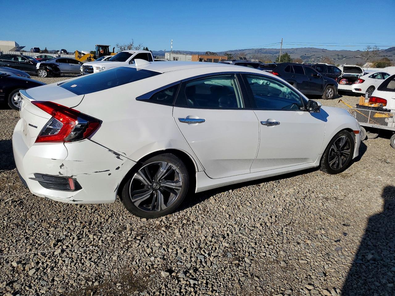2017 HONDA CIVIC TOURING photo 3