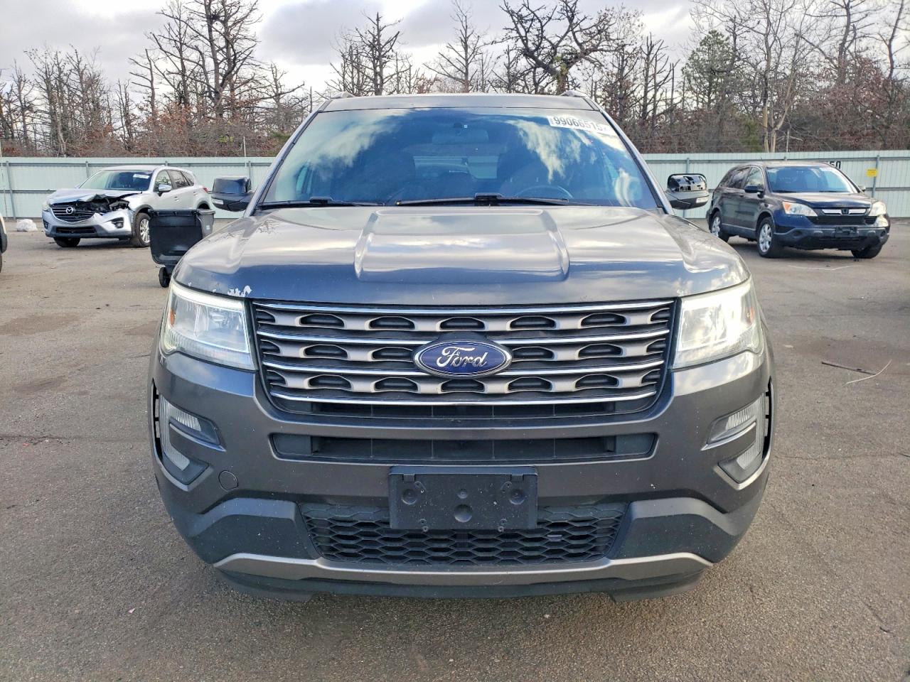 2017 FORD EXPLORER XLT photo 5
