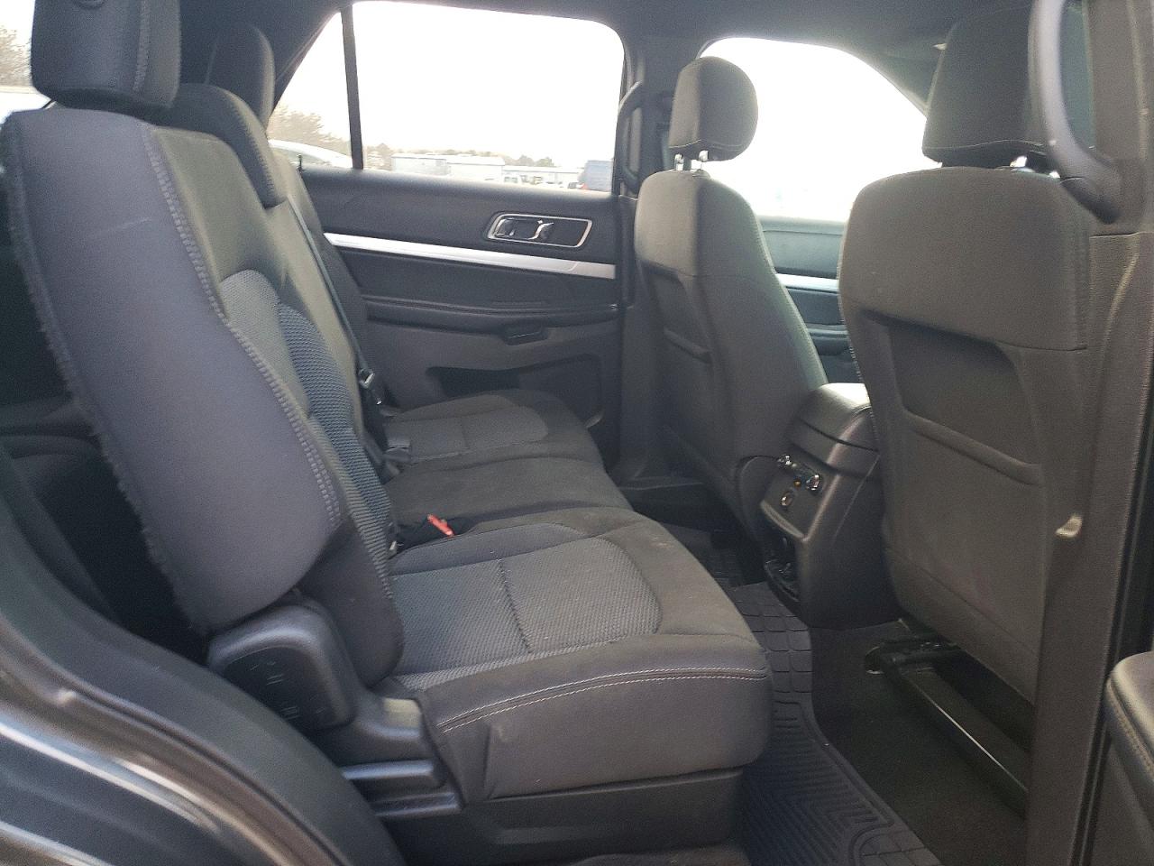 2017 FORD EXPLORER XLT photo 11