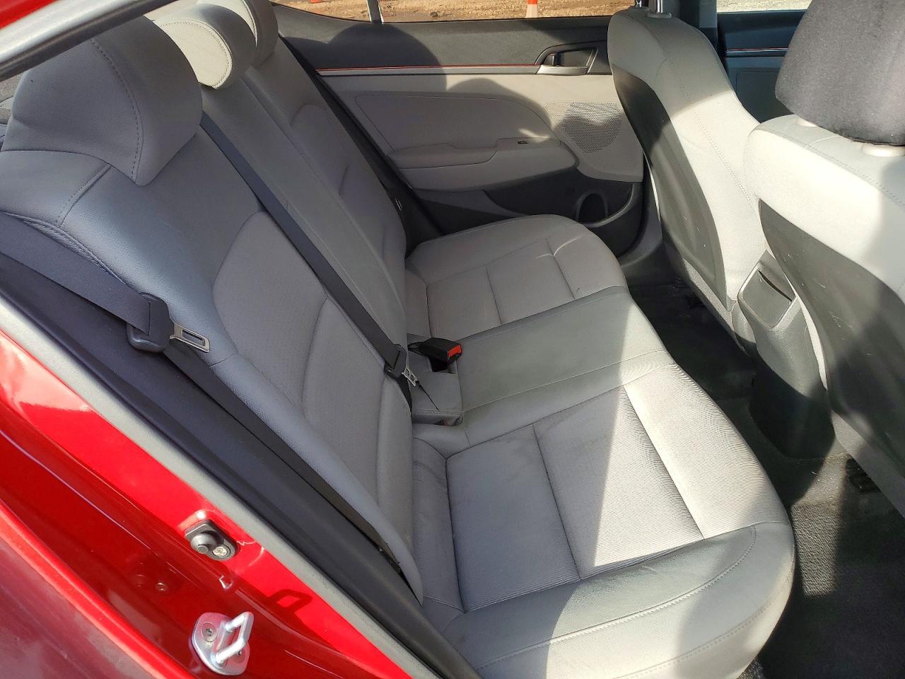 2017 HYUNDAI ELANTRA SE photo 19