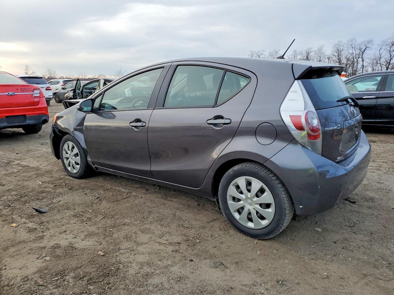 2014 TOYOTA PRIUS C photo 2