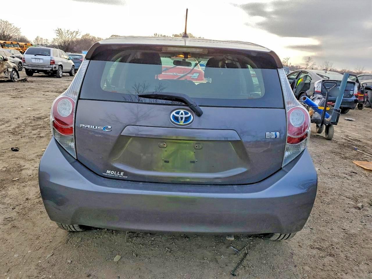 2014 TOYOTA PRIUS C photo 6