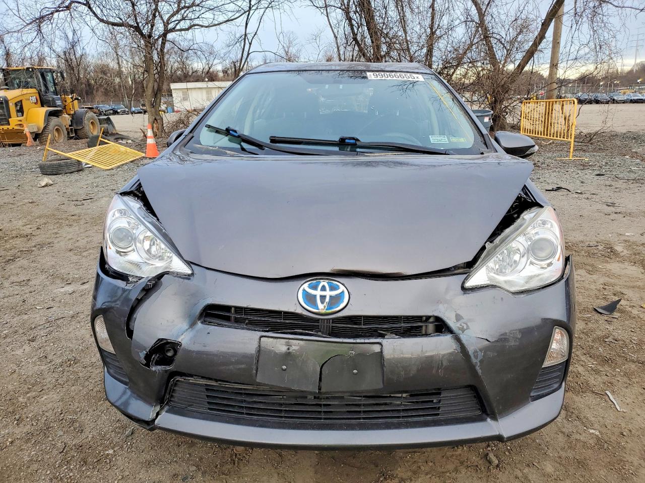 2014 TOYOTA PRIUS C photo 5