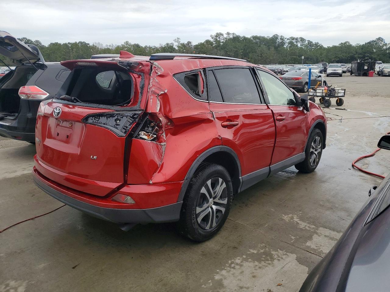 2017 TOYOTA RAV4 LE photo 3