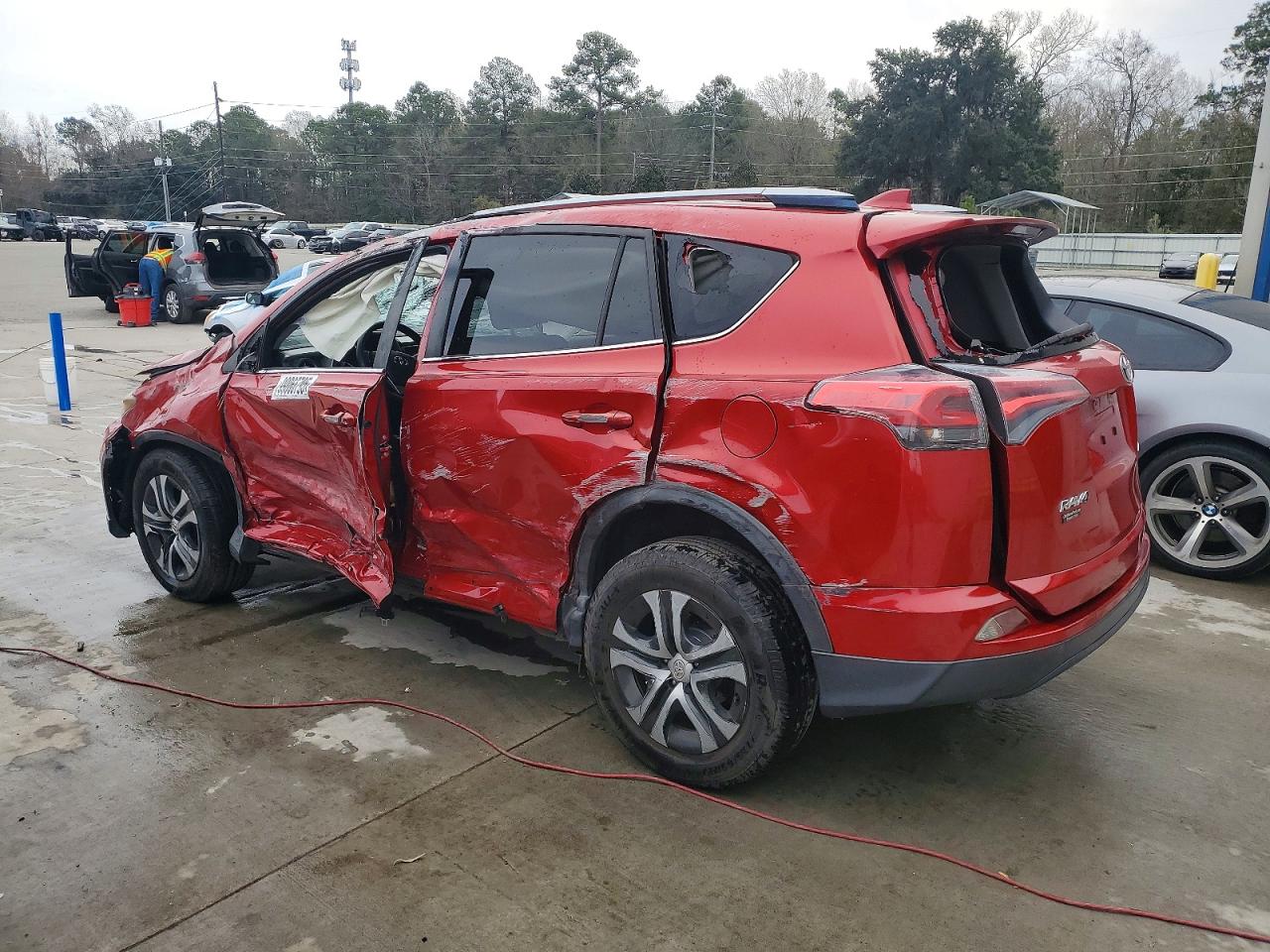 2017 TOYOTA RAV4 LE photo 2