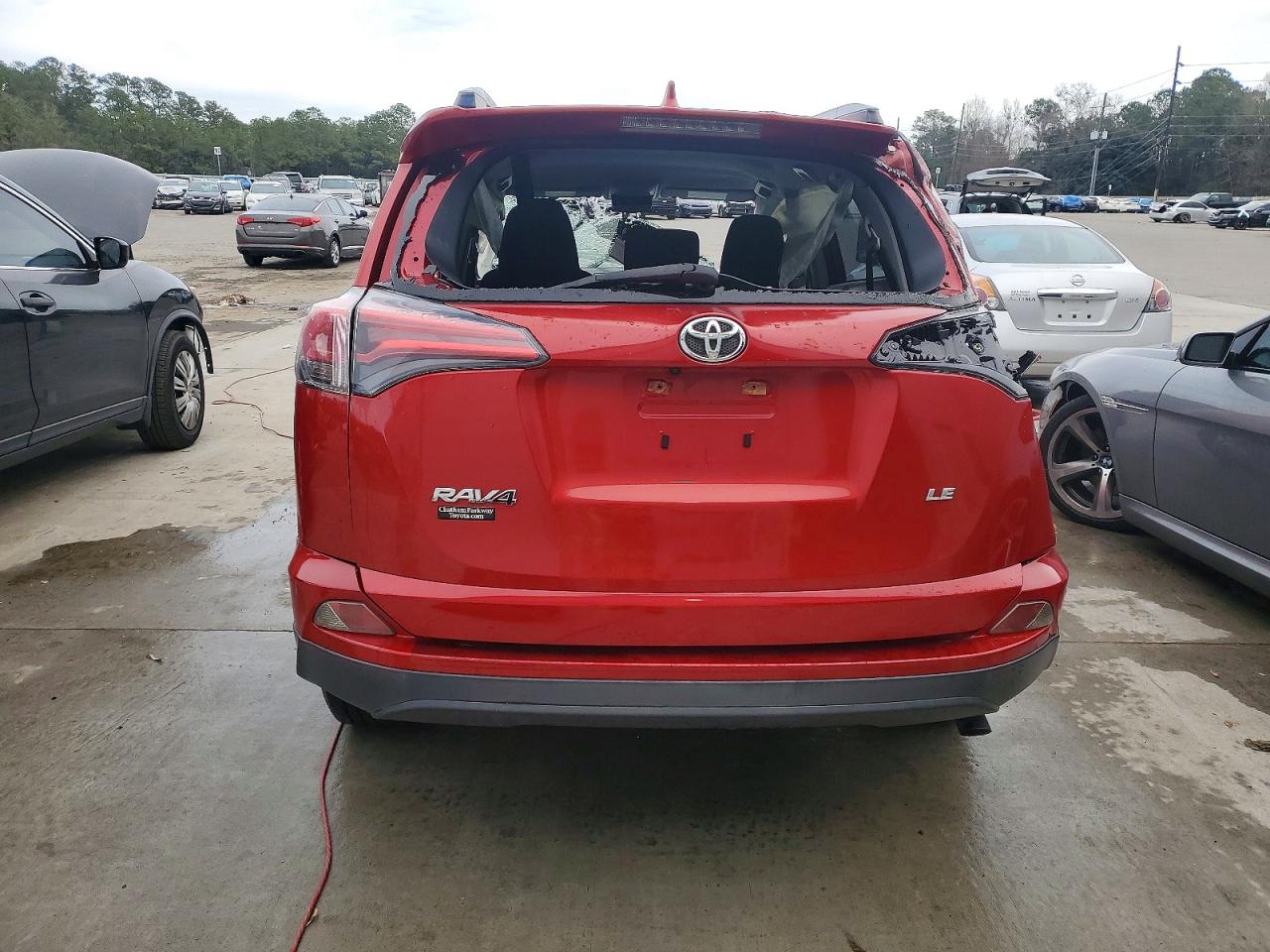 2017 TOYOTA RAV4 LE photo 6