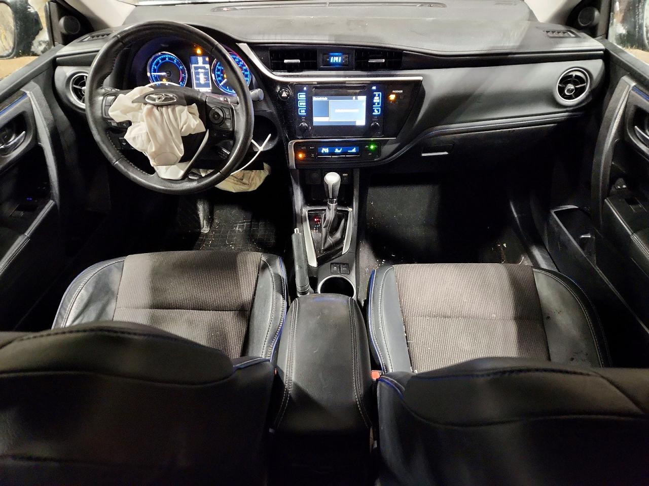 2017 TOYOTA COROLLA L photo 8