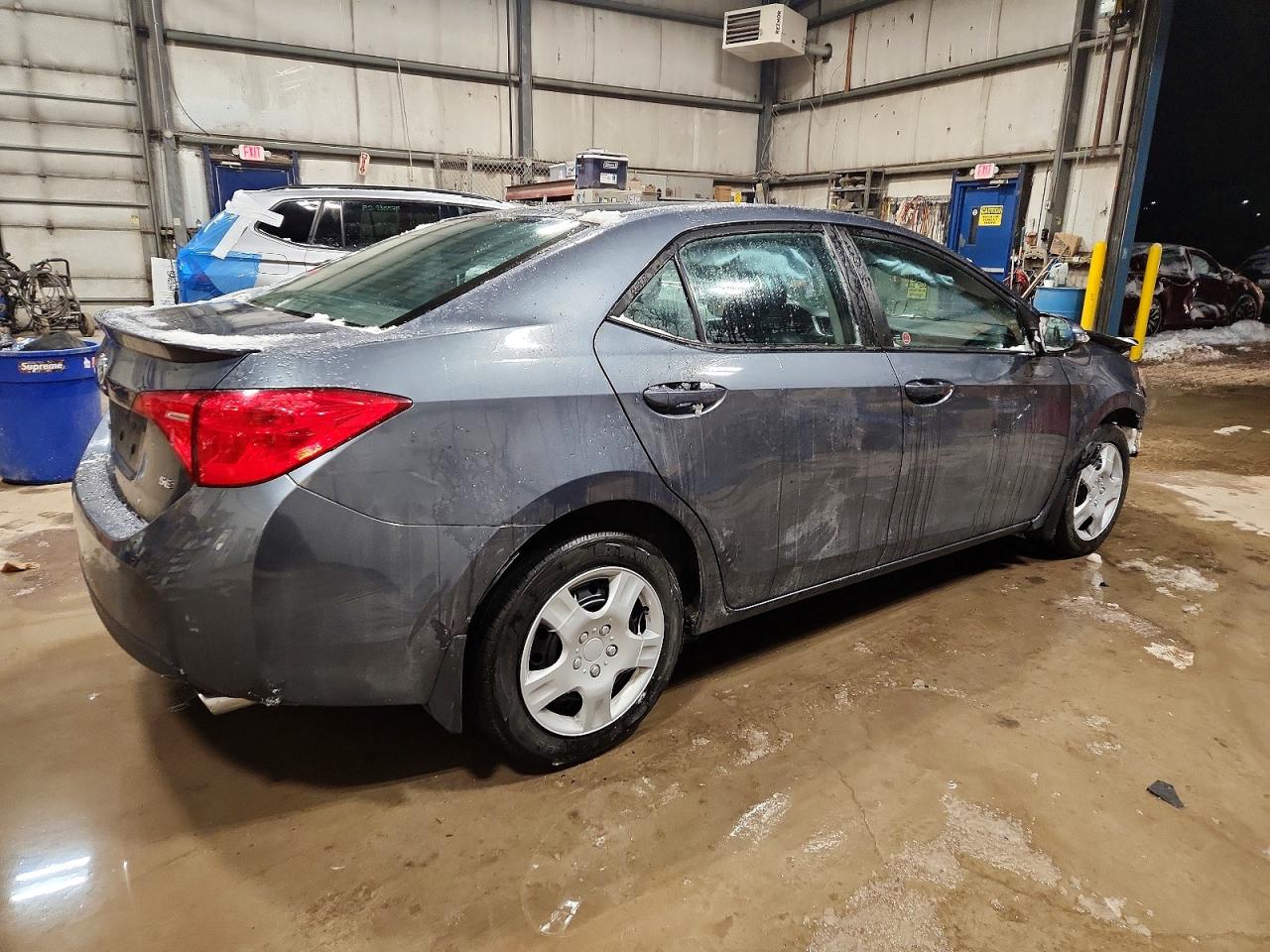 2017 TOYOTA COROLLA L photo 3