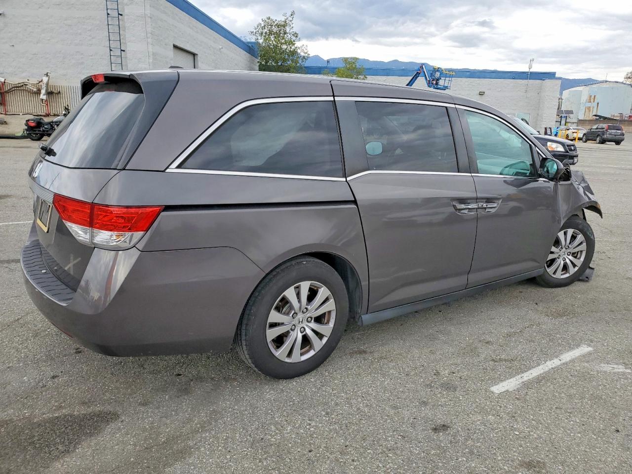 2016 HONDA ODYSSEY EXL photo 3