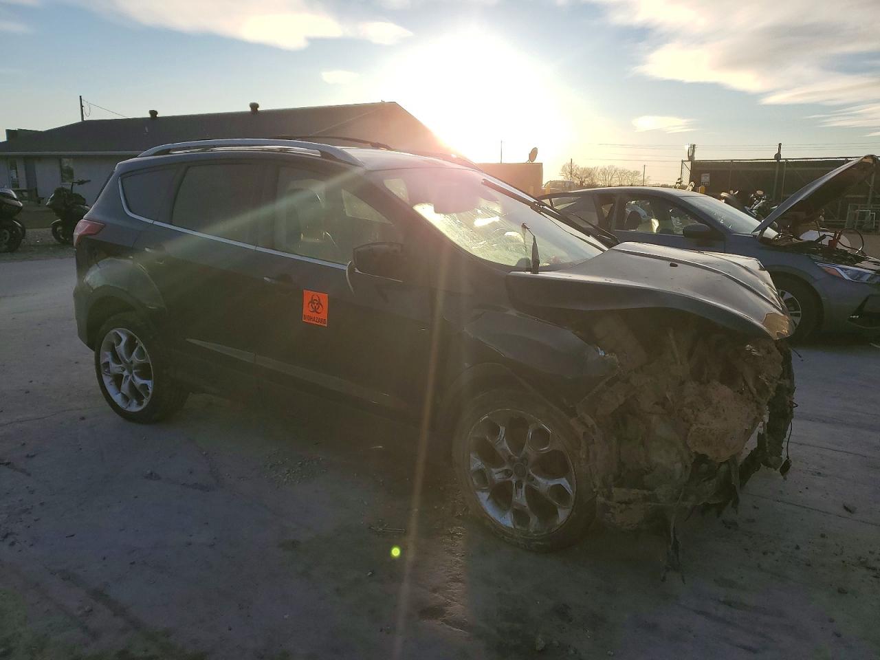 2016 FORD ESCAPE TITANIUM photo 4