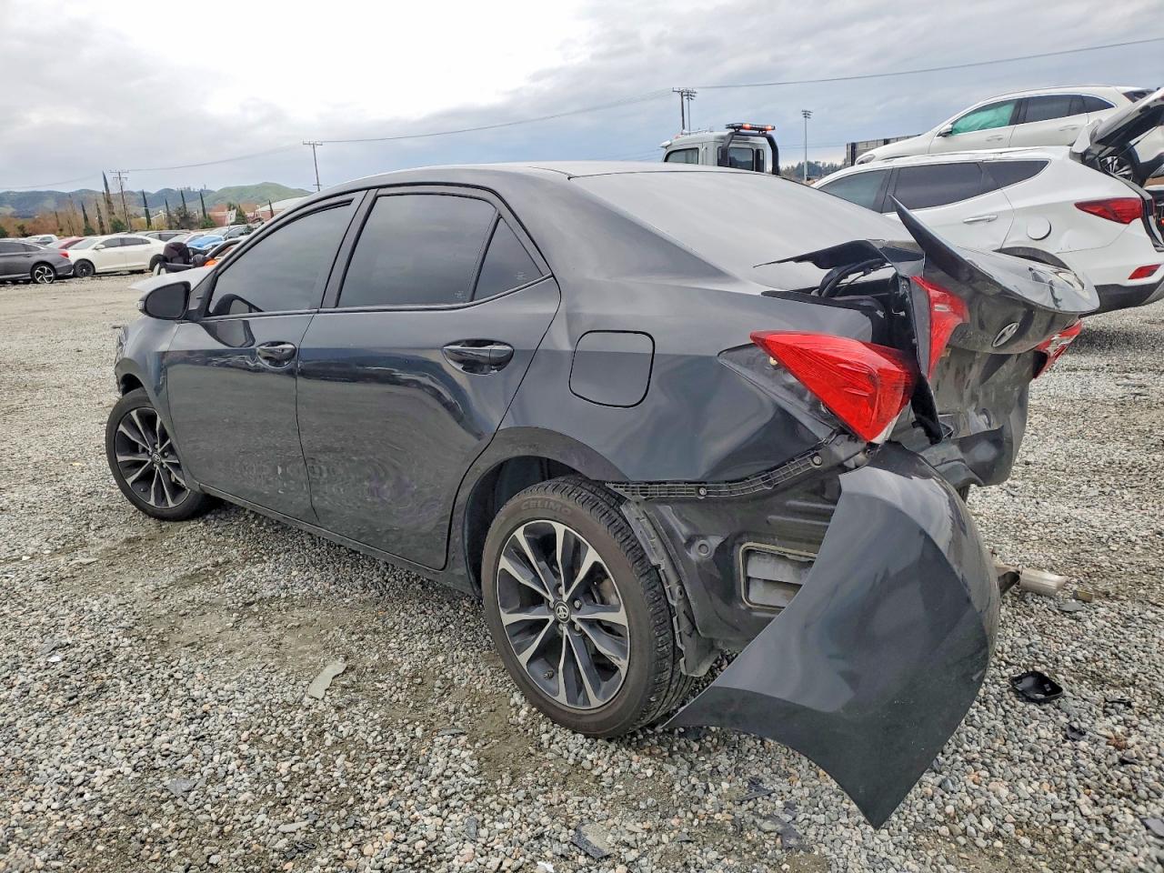 2019 TOYOTA COROLLA L photo 2