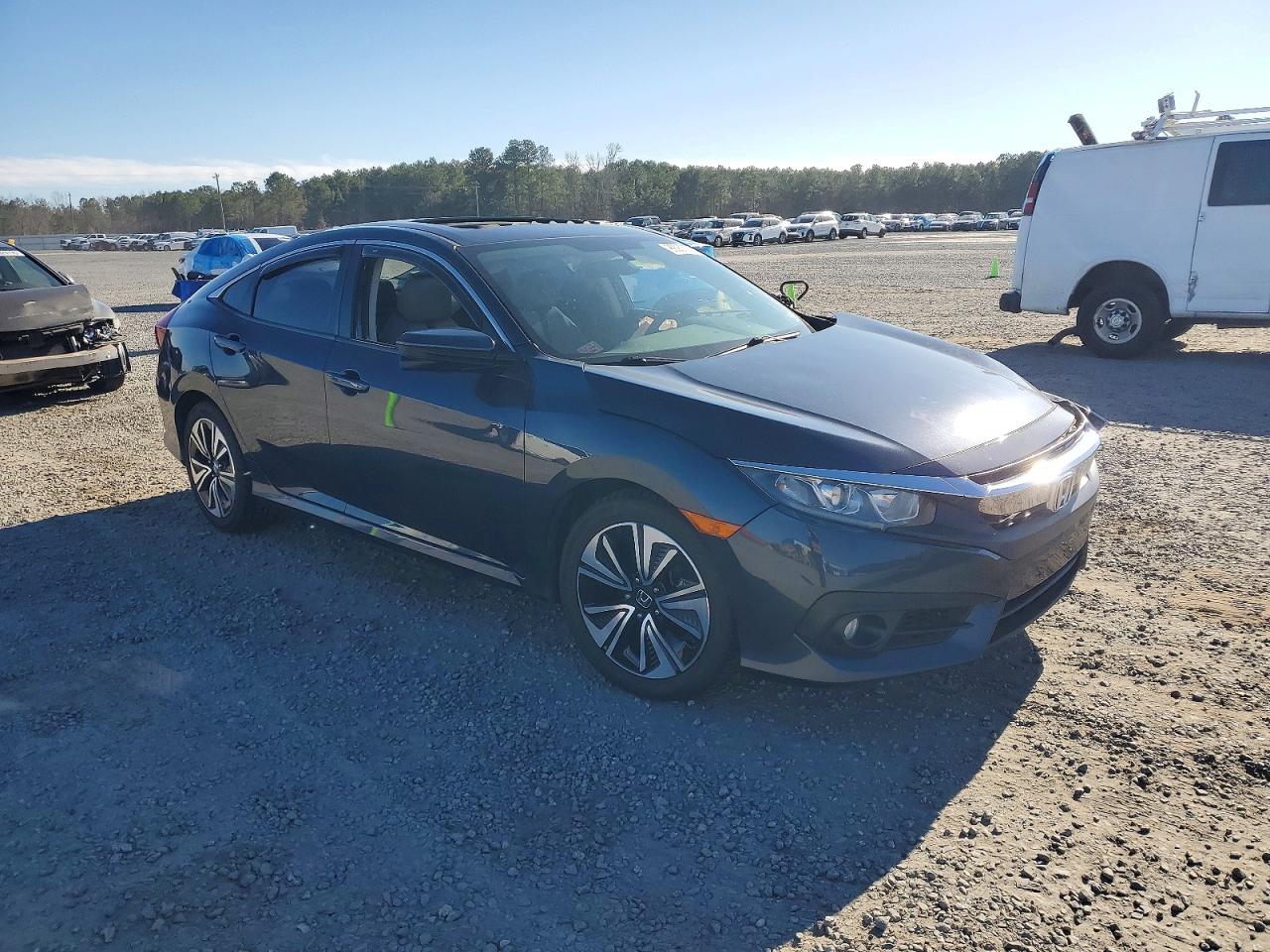 2017 HONDA CIVIC EX photo 4