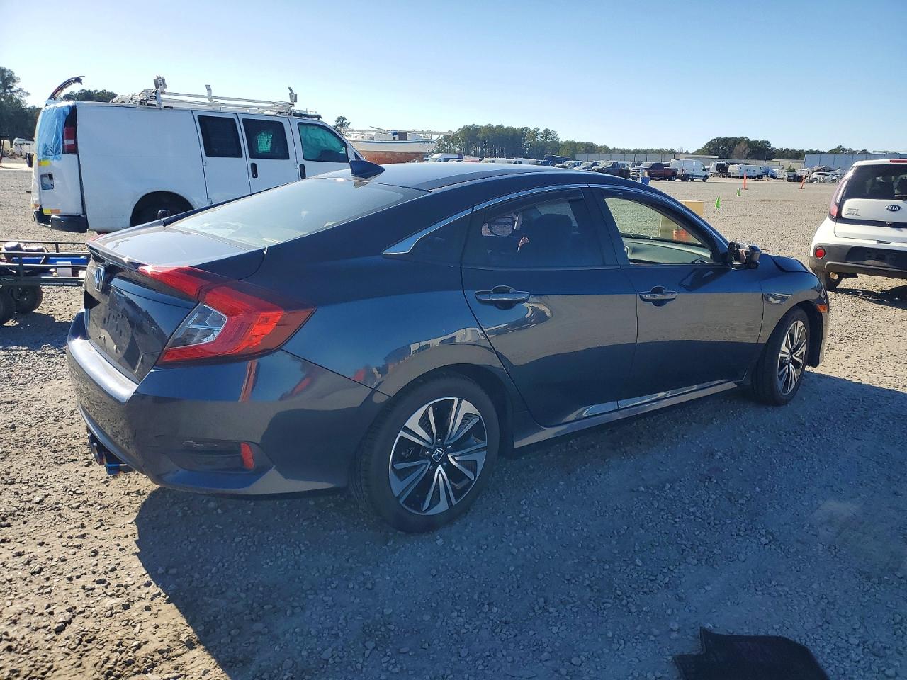 2017 HONDA CIVIC EX photo 3