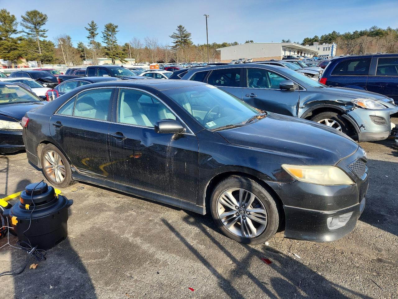 2010 TOYOTA CAMRY BASE photo 4