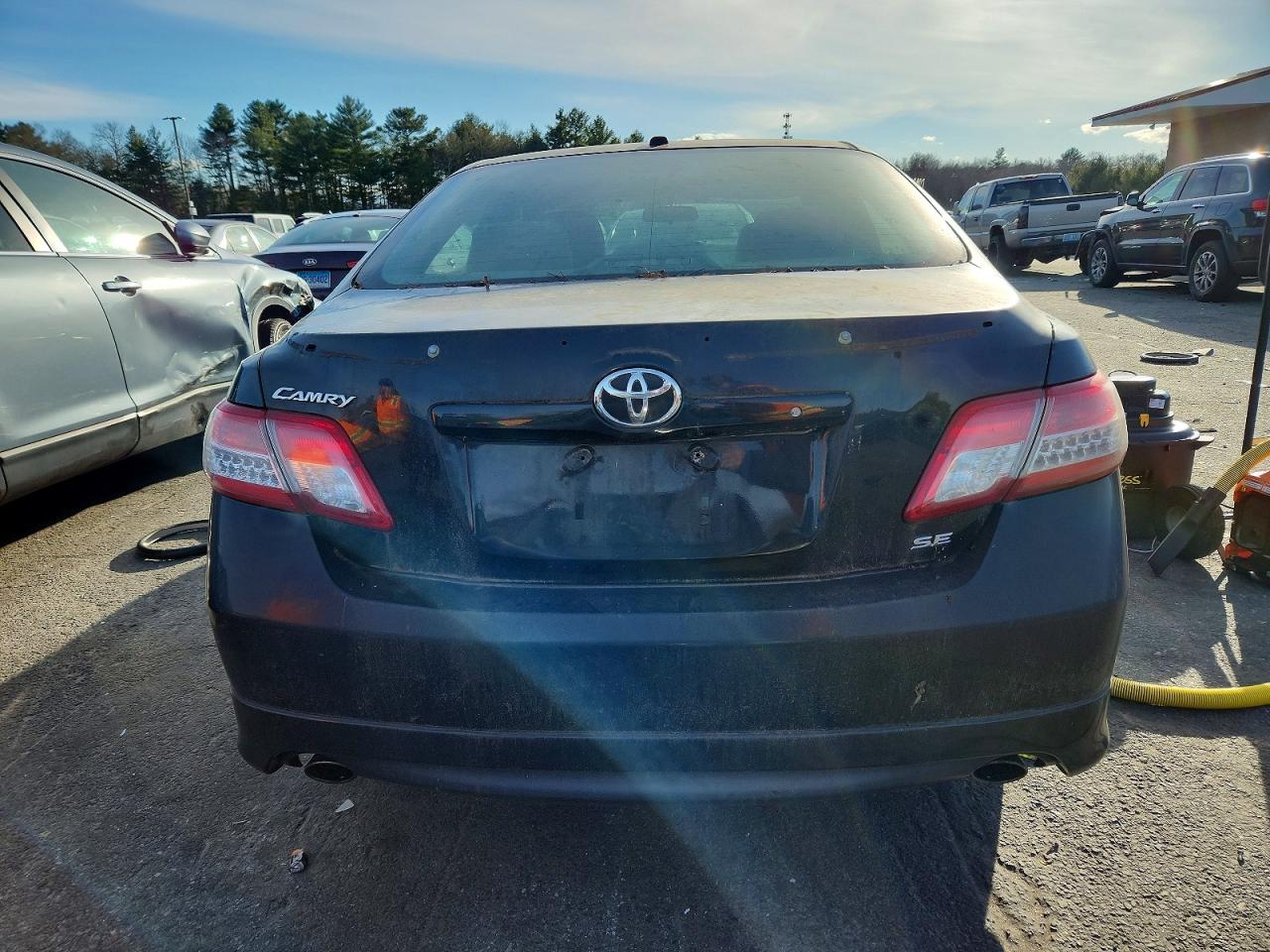 2010 TOYOTA CAMRY BASE photo 6