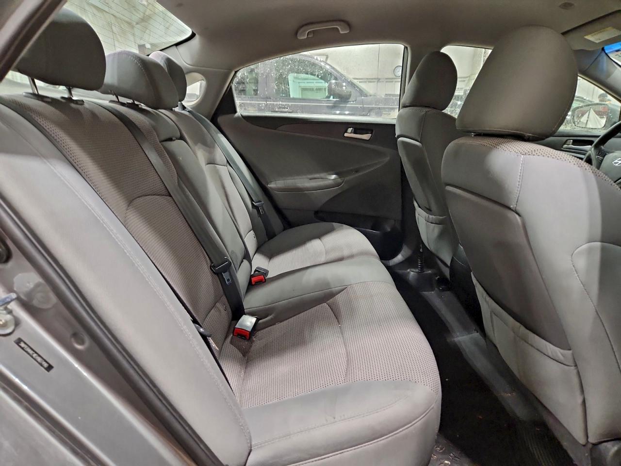 2014 HYUNDAI SONATA GLS photo 10