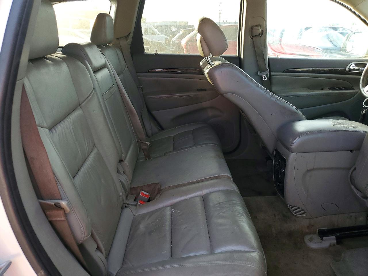 2011 JEEP GRAND CHEROKEE LAREDO photo 10