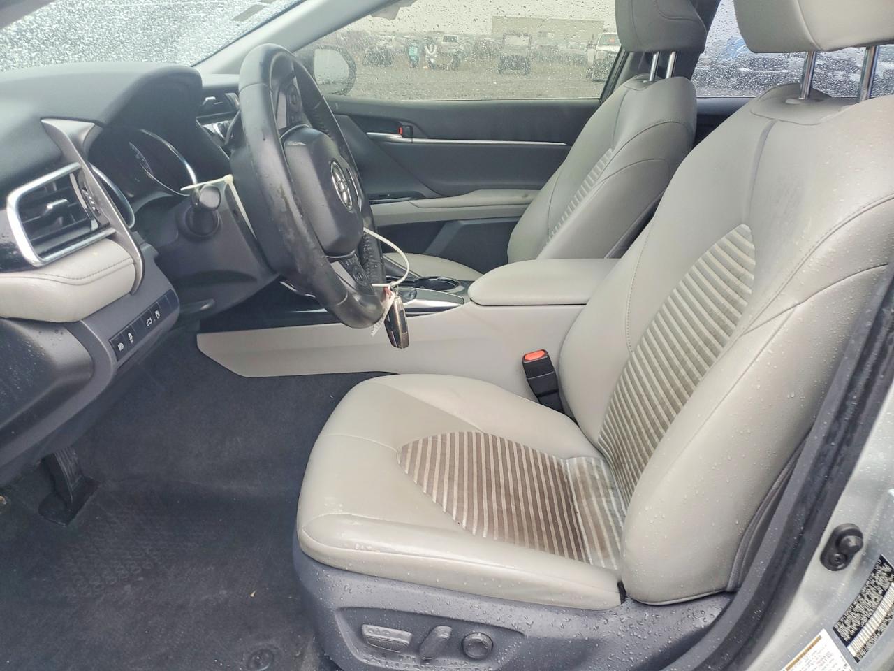 2018 TOYOTA CAMRY L photo 13