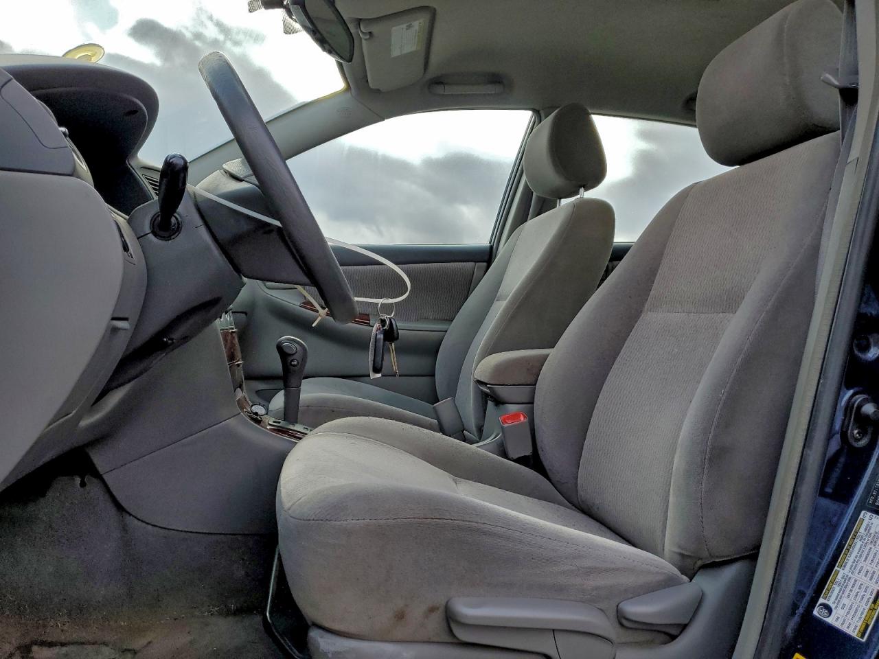 2006 TOYOTA COROLLA CE photo 13