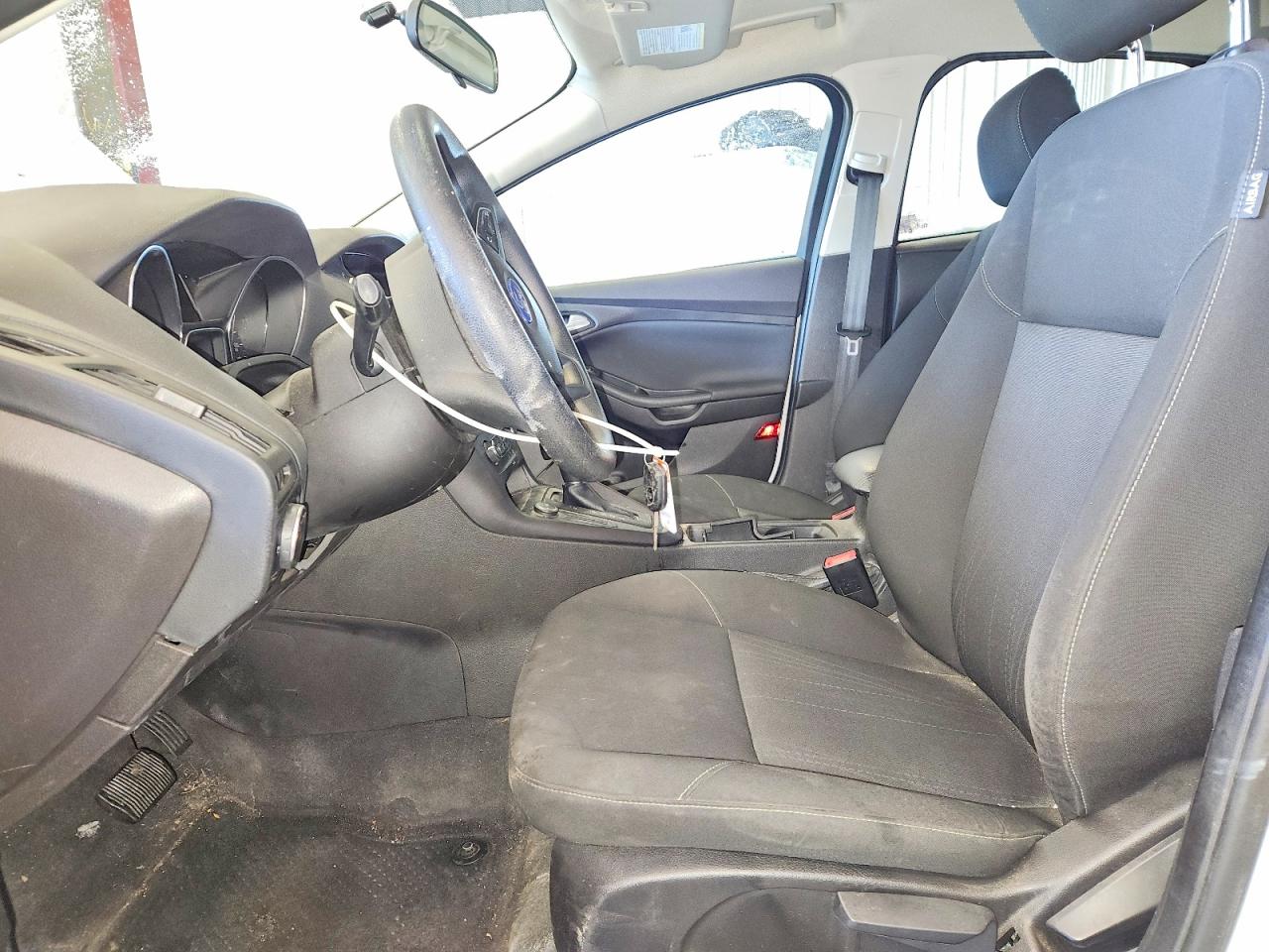 2015 FORD FOCUS SE photo 7