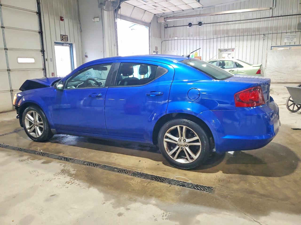 2013 DODGE AVENGER SE photo 2
