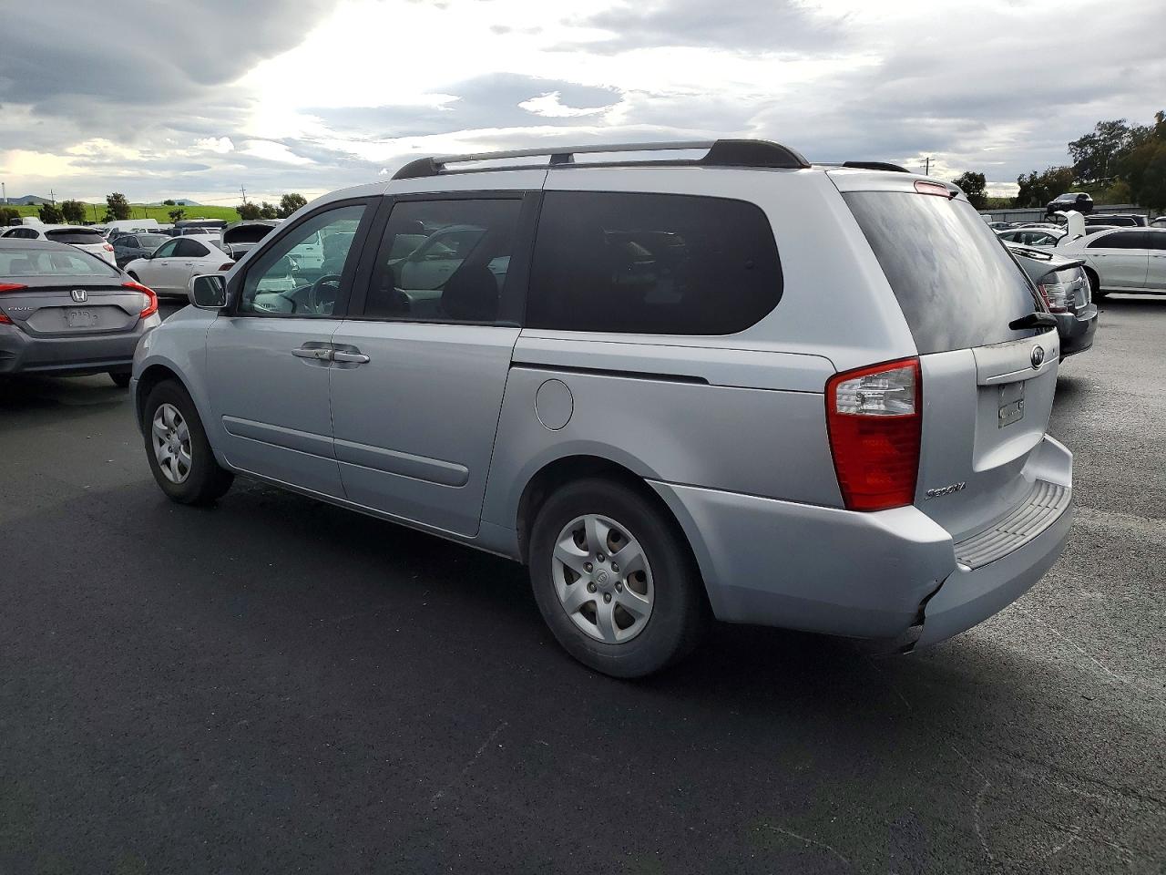 2008 KIA SEDONA EX photo 2