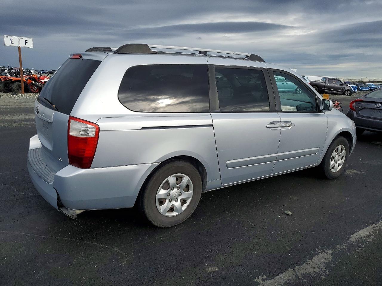 2008 KIA SEDONA EX photo 3