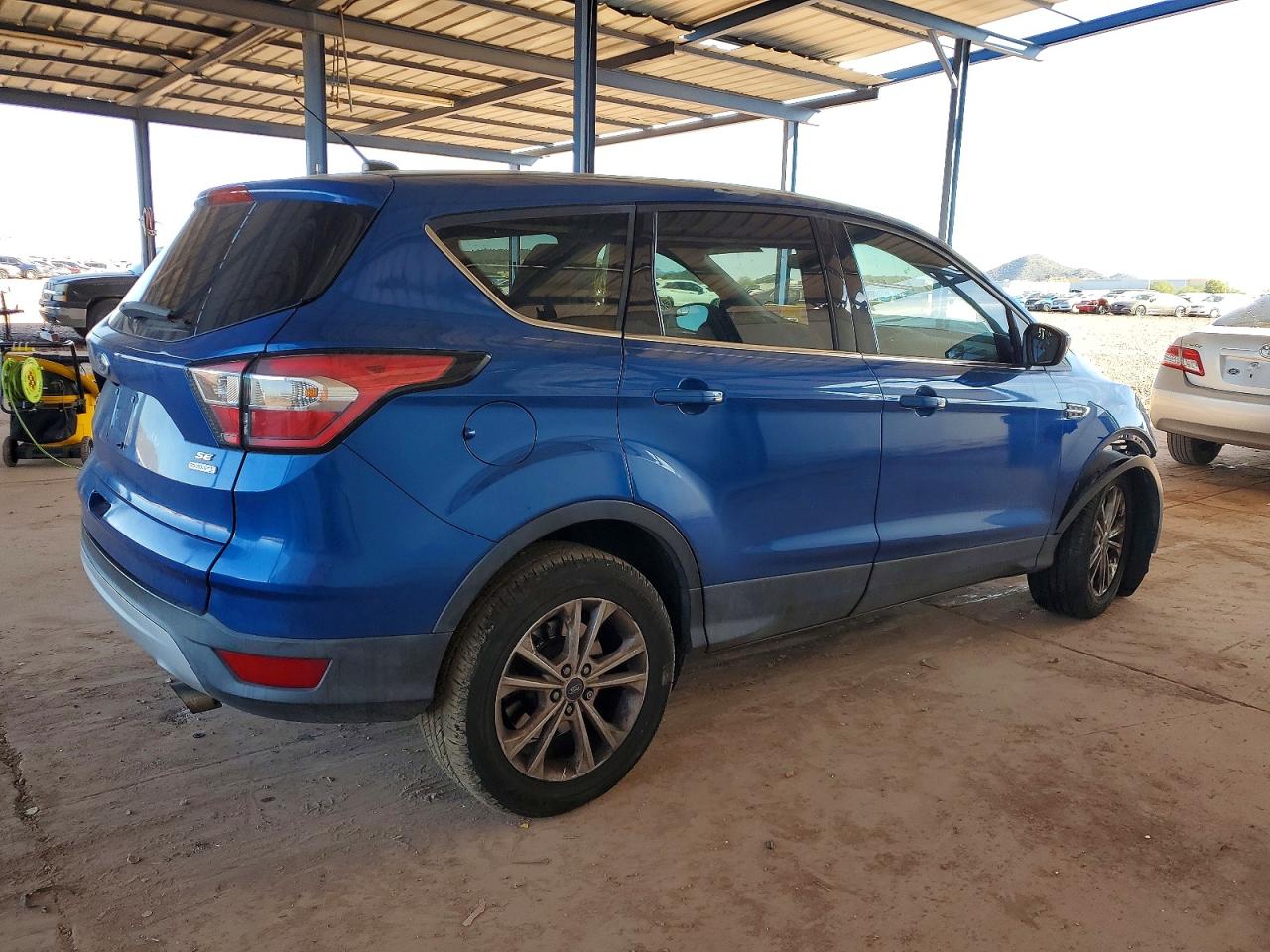 2017 FORD ESCAPE SE photo 3