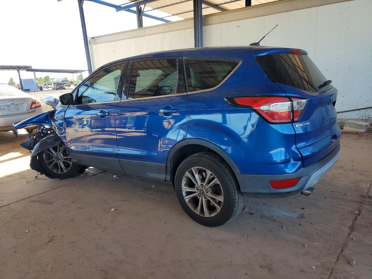 2017 FORD ESCAPE SE photo 2
