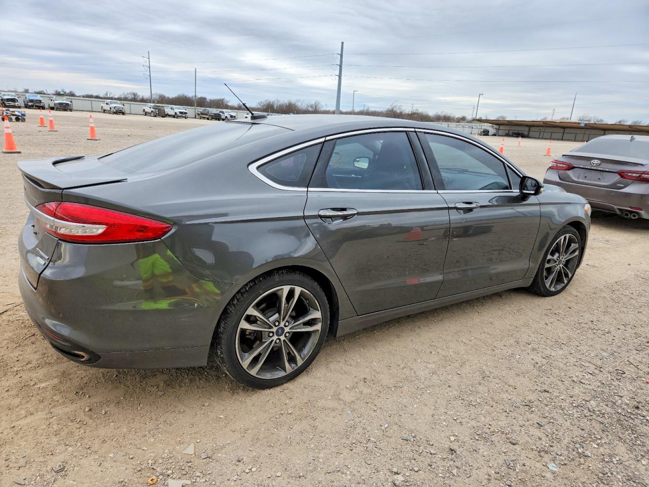 2017 FORD FUSION TITANIUM photo 3