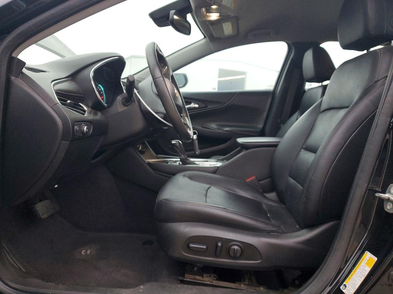 2018 CHEVROLET MALIBU HYBRID photo 13