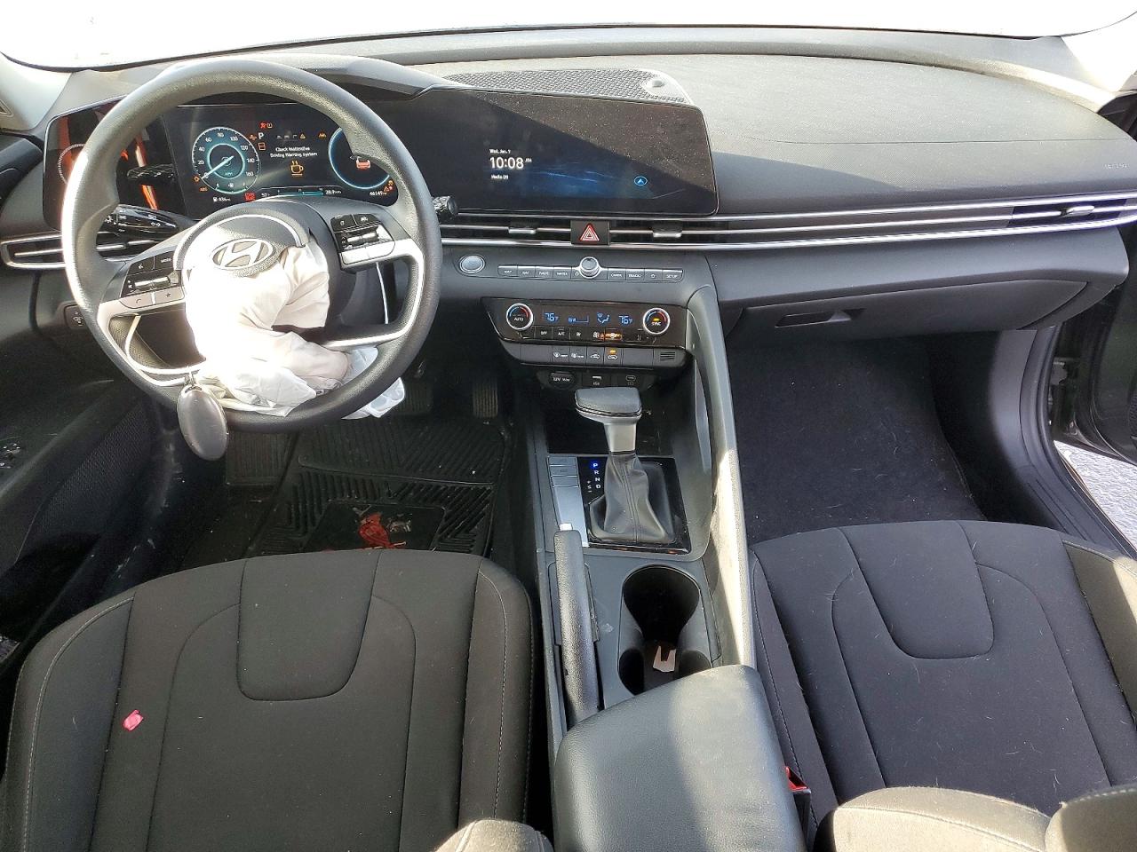 2024 HYUNDAI ELANTRA SEL photo 8