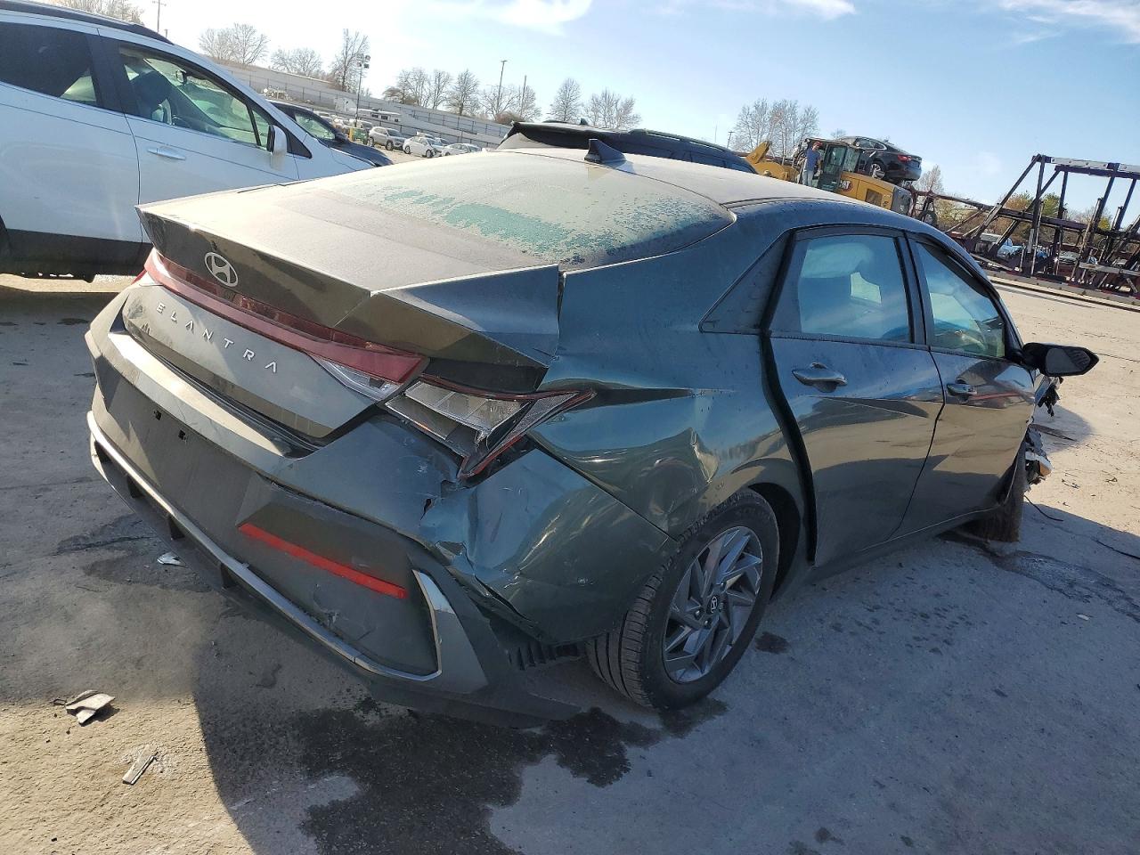 2024 HYUNDAI ELANTRA SEL photo 3