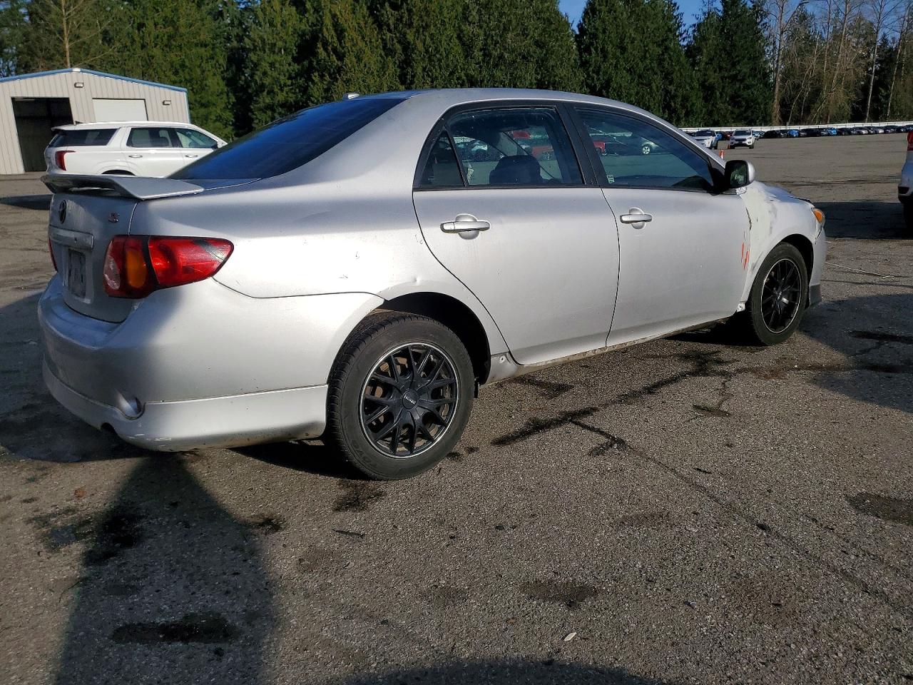 2010 TOYOTA COROLLA BASE photo 3